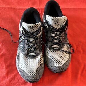 Brooks Men's Black and White Athletic Shoes